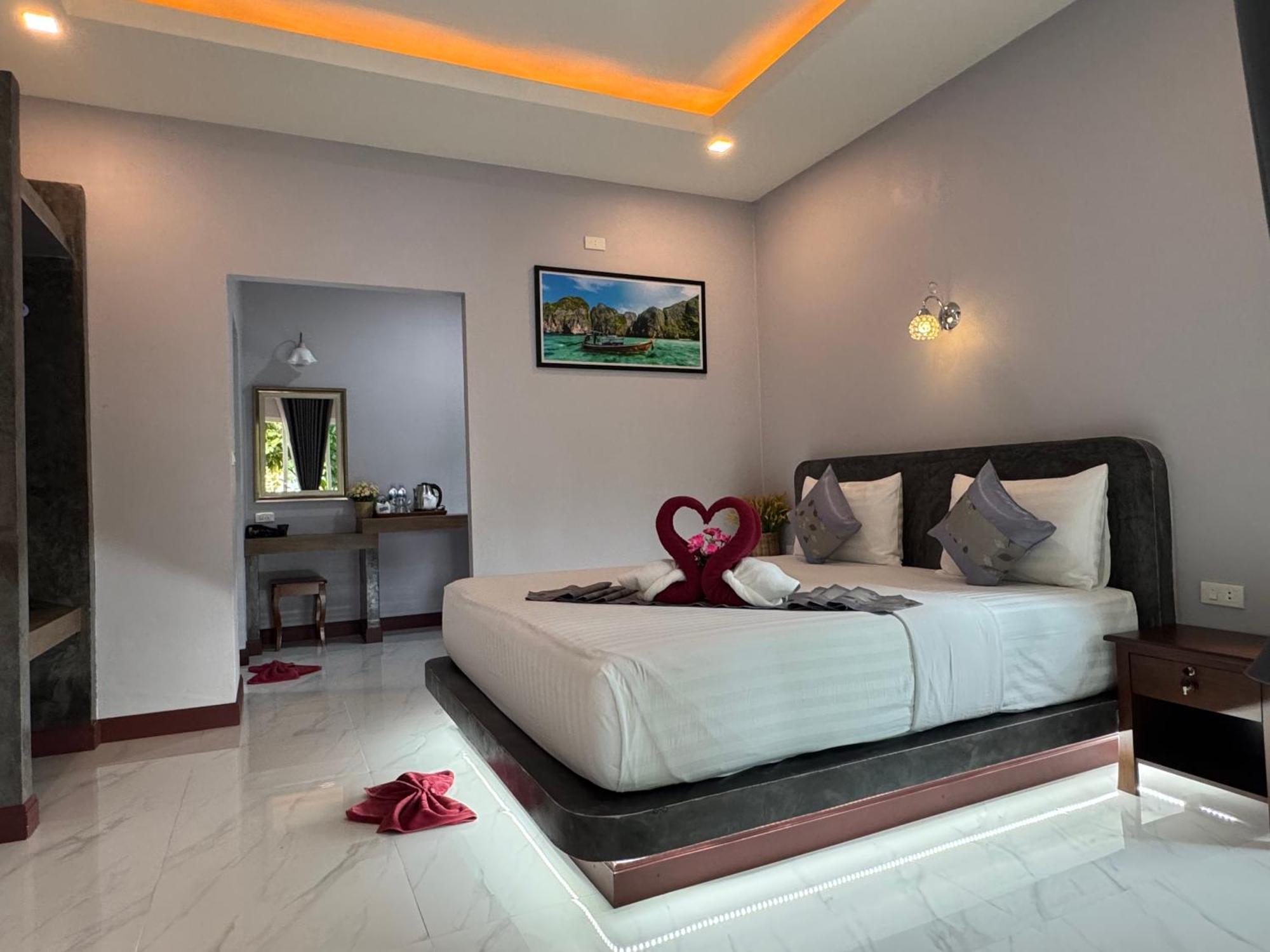 Pana Long Beach Resort - Sha Plus Koh Lanta Bagian luar foto