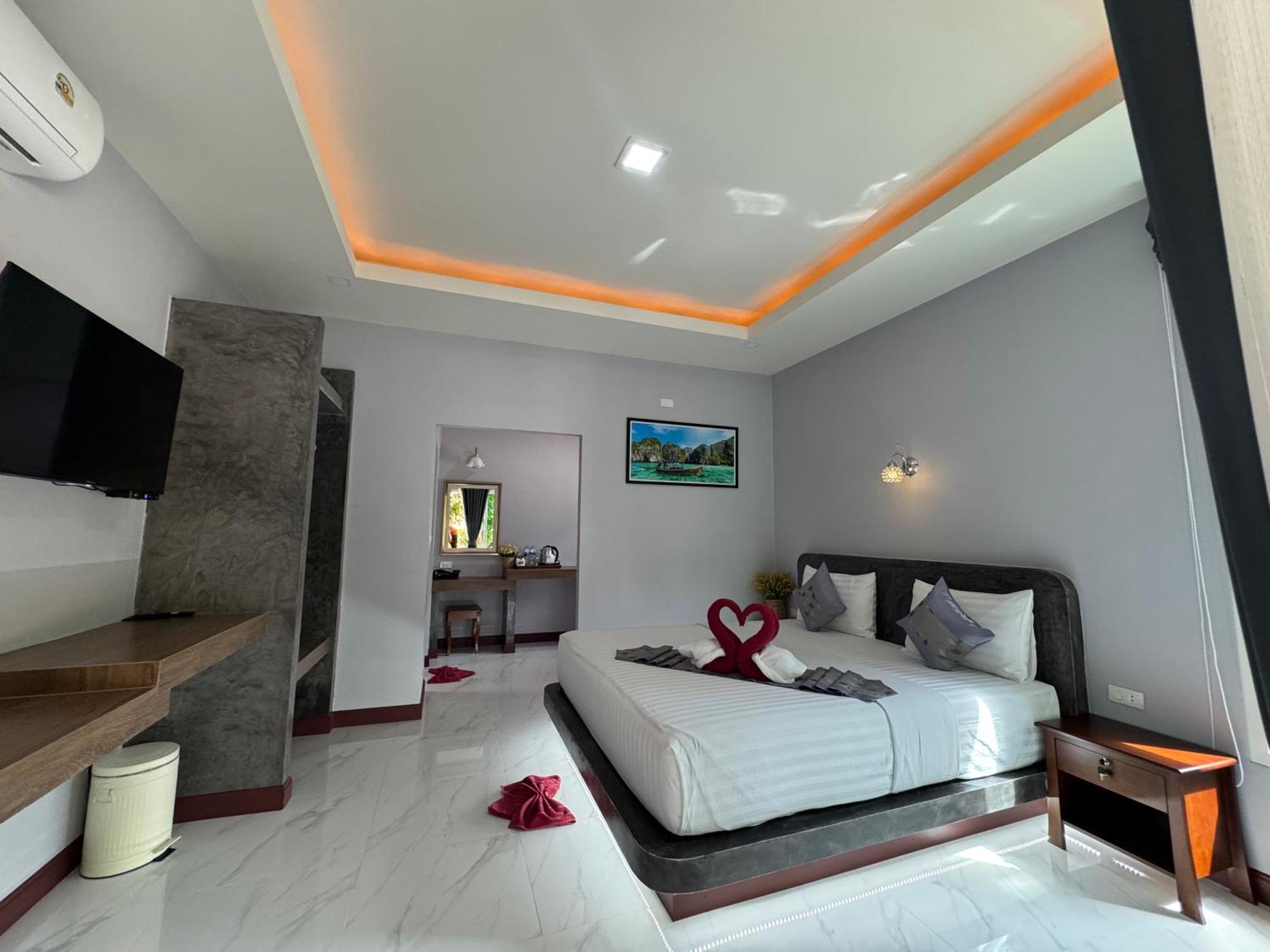 Pana Long Beach Resort - Sha Plus Koh Lanta Bagian luar foto